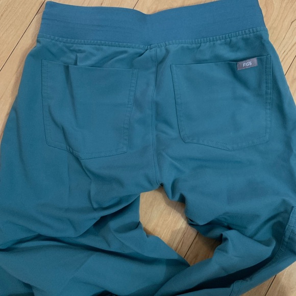 Figs Women’s Zamora Jogger HydroGreen Scrubs - Picture 5 of 9